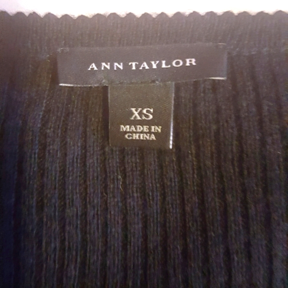 Ann Taylor Factory Wool Blend Pullover Black With Bow Designs Sweater Women;s XS - Picture 10 of 12